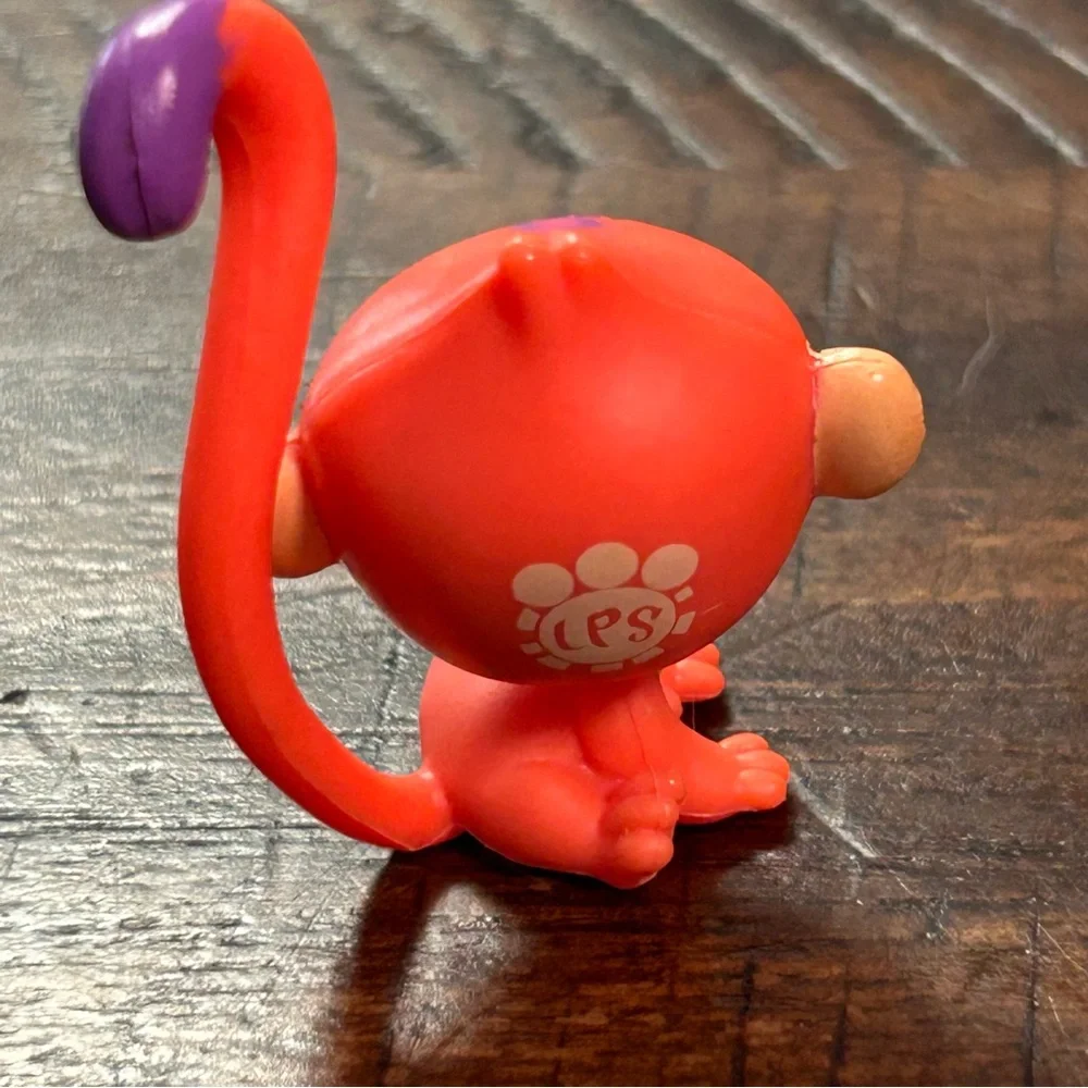 Littlest Pet Shop #4015 Kelvin Vinning‎ Baby w/Purple Eyes Monkey Mini